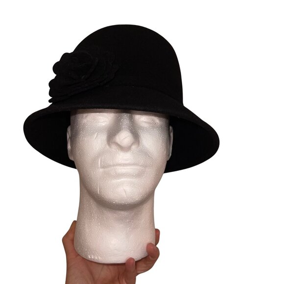 Liz Claiborne Vintage Womens Hat 22 Inch Black Flower Inside Circumference - Picture 11 of 11